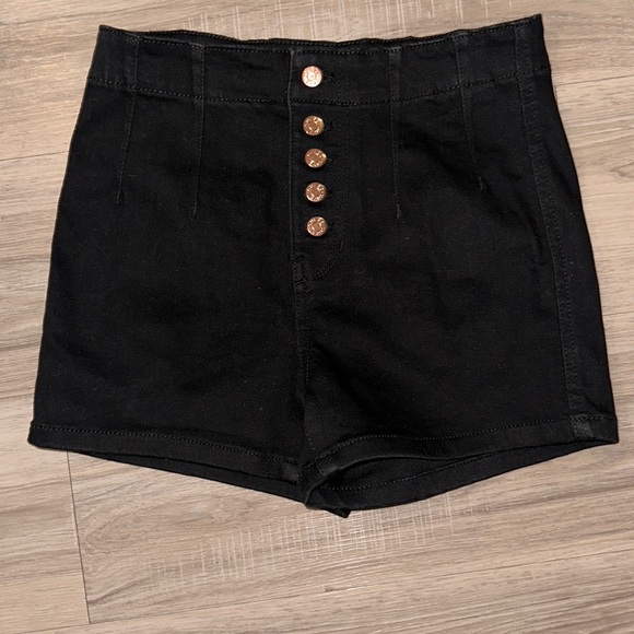 Worn once black shorts - Picture 1 of 4